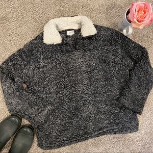 Sherpa pullover. Women’s Medium